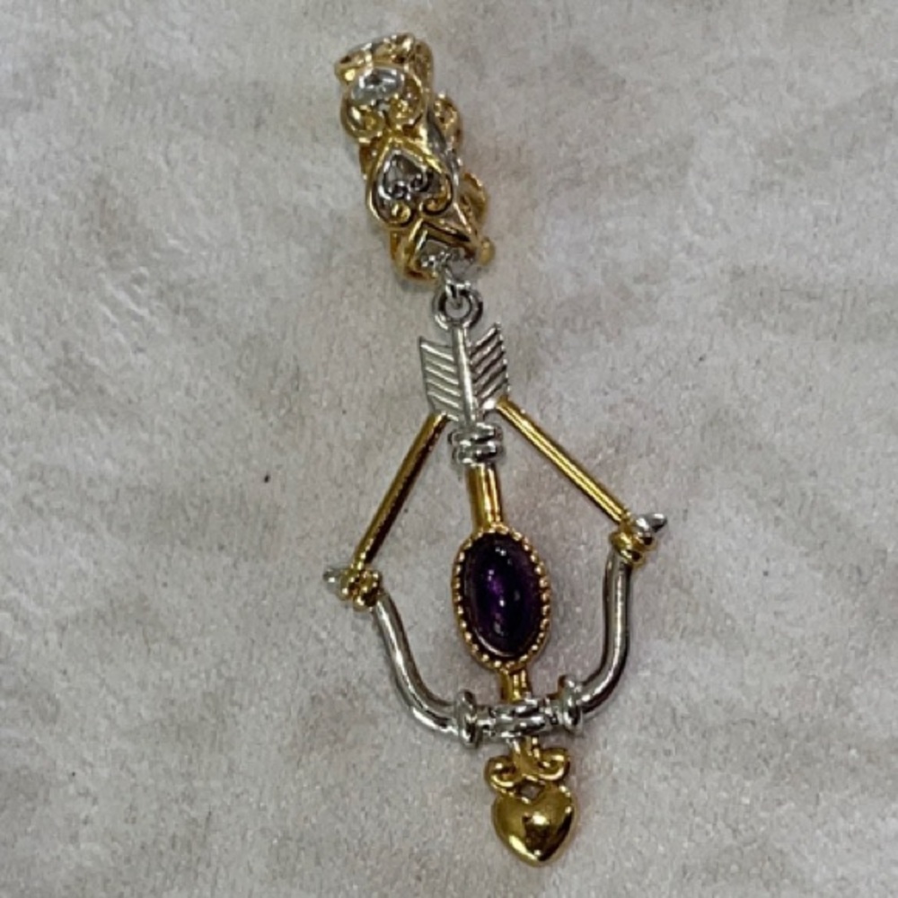 Gems En Vogue Bow and Arrow Charm